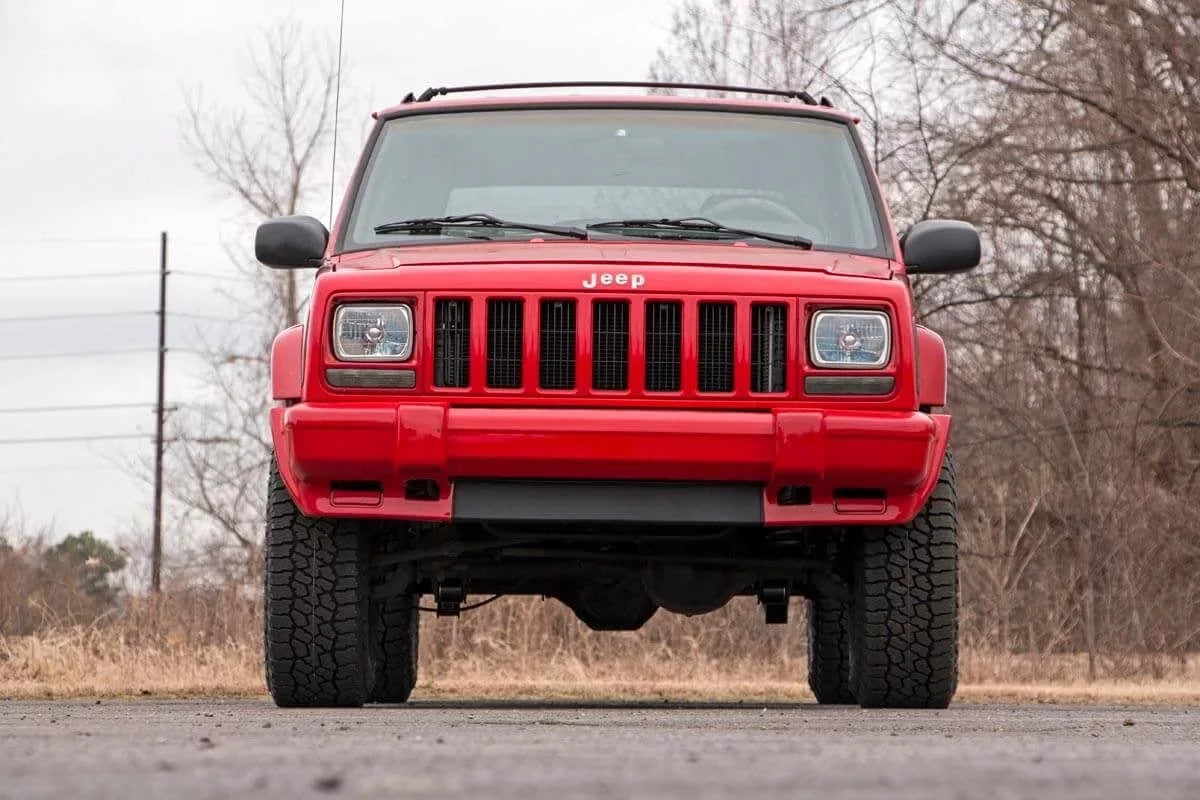 Rough Country 3" Lift Kit w/V2 Sizehocks for 1984-2001 Jeep Cherokee XJ - 630X70