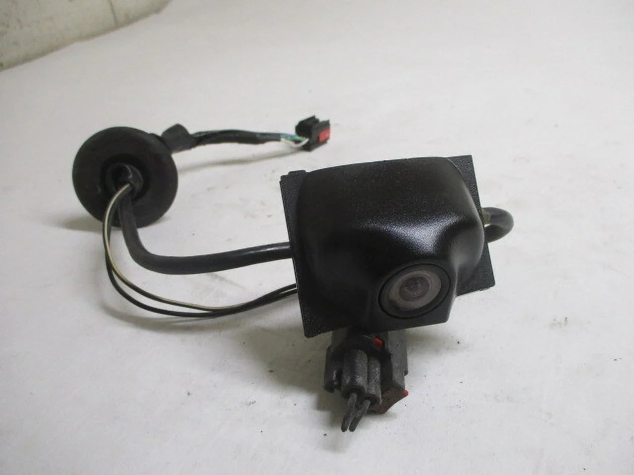 Pre-Owned Chrysler Town & Country Dodge Caravan Back Up Rear View Camera OEM LKQ (Good)