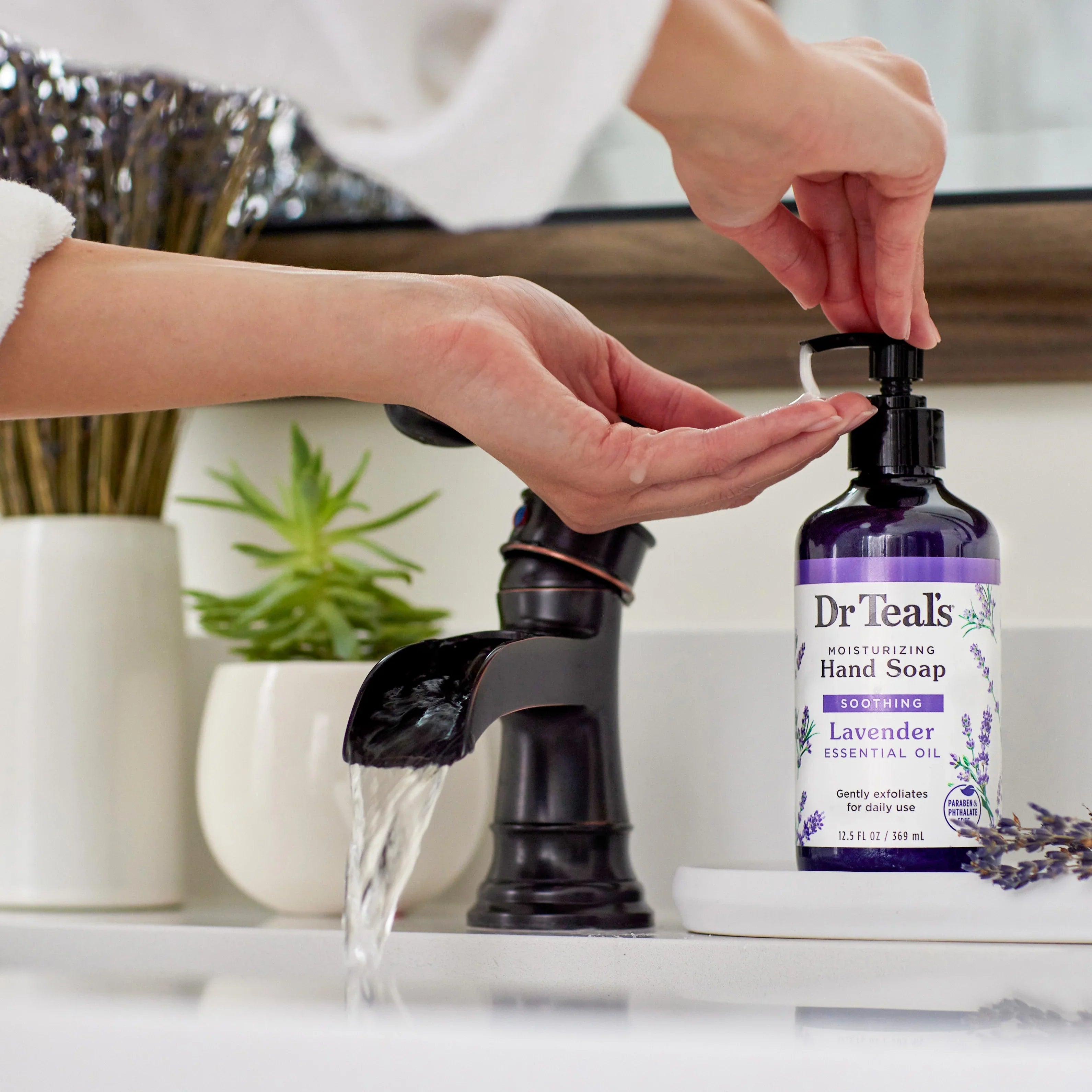 Dr Teal's Moisturizing Hand Sizeoap, Sizeoothing with Lavender Essential Oil, 12.5 fl oz.