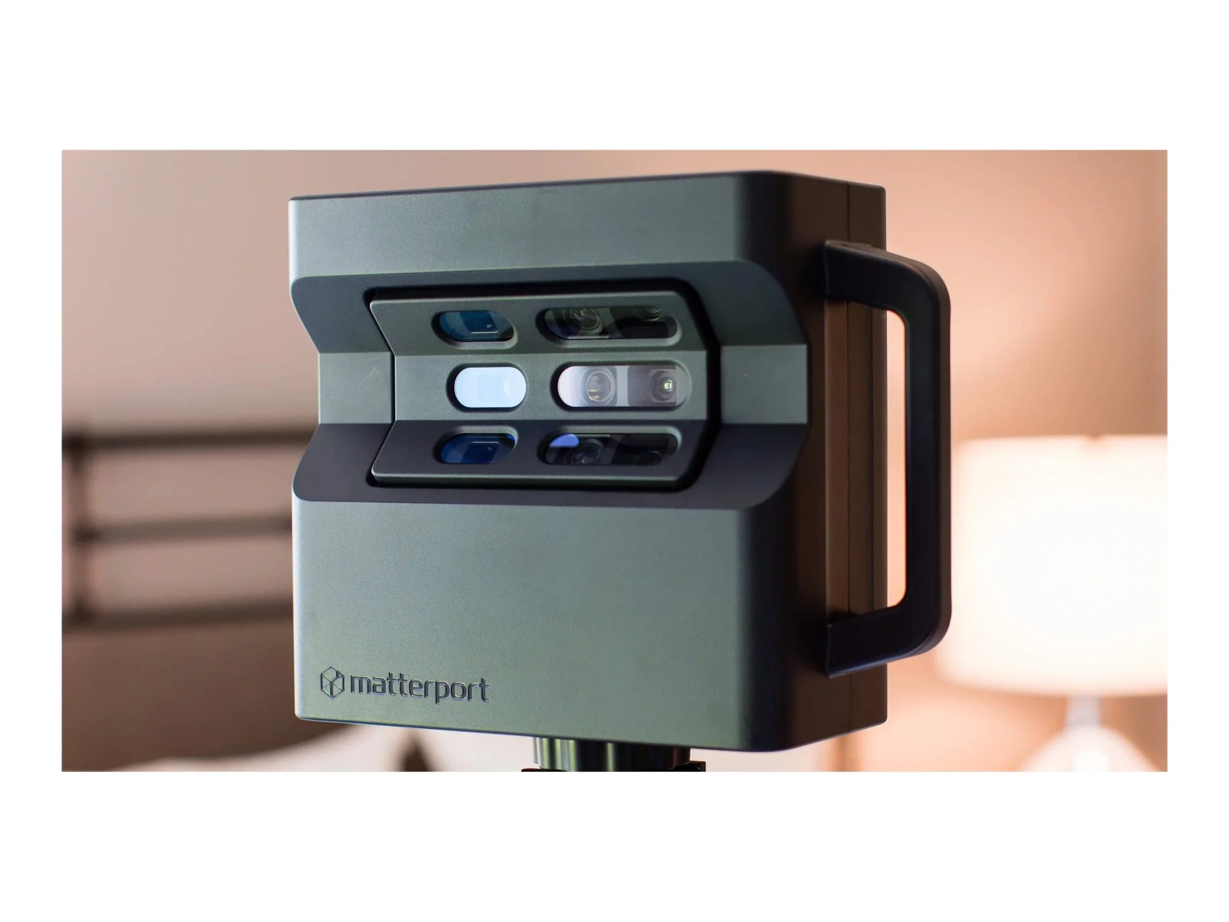 Matterport Pro2 - 3D camera - 3D - color - 134.2 MP - wireless - Wi-Fi