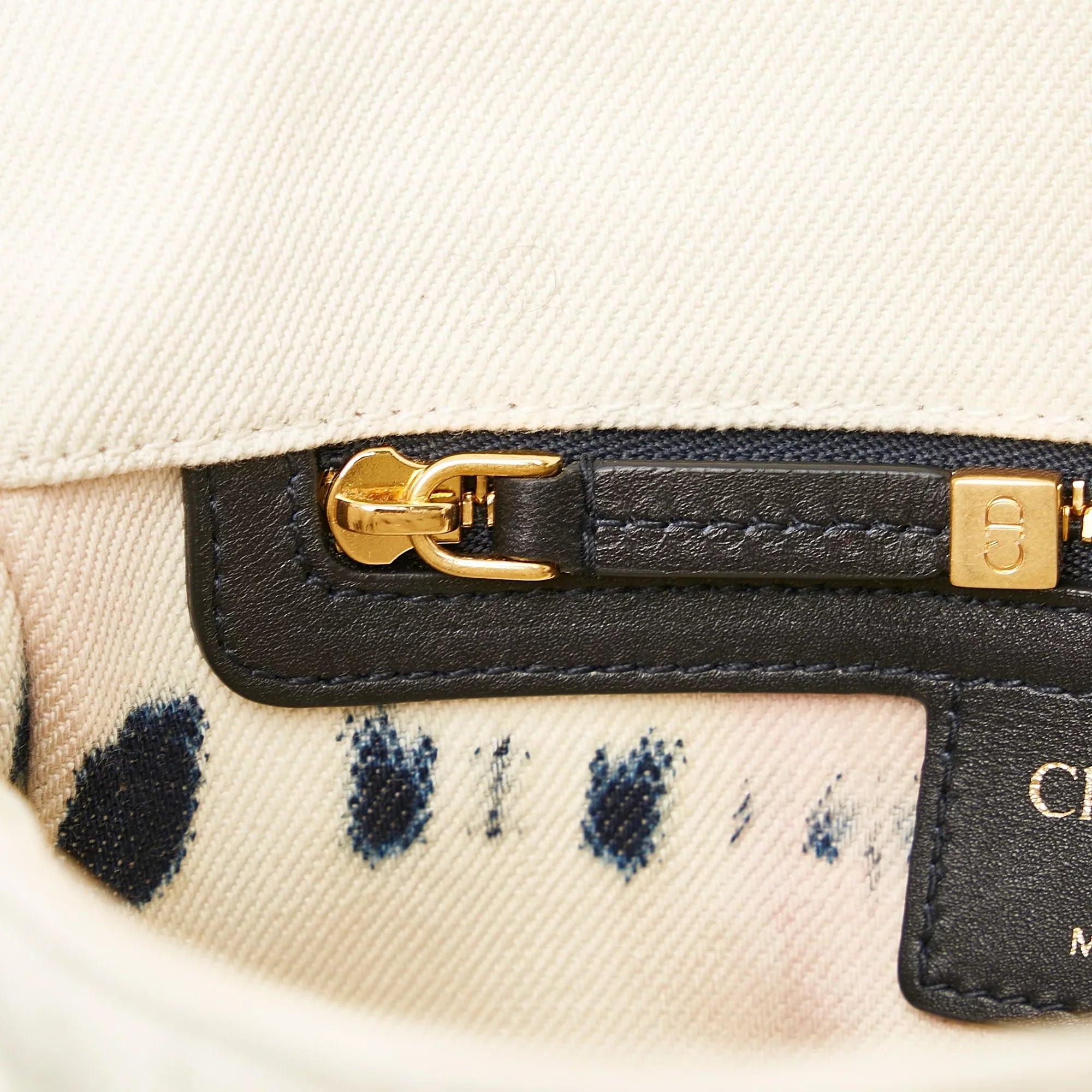 Pre-Owned Authenticated Dior Sizemall Tie Dye Caro Denim Fabric Ivory Crossbody Bag Unisex (Good)