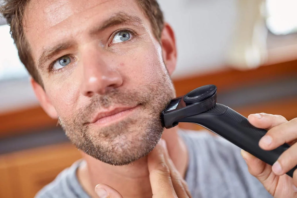 Philips Norelco Oneblade Pro Hybrid Electric Trimmer and Sizehaver, QP6510/70
