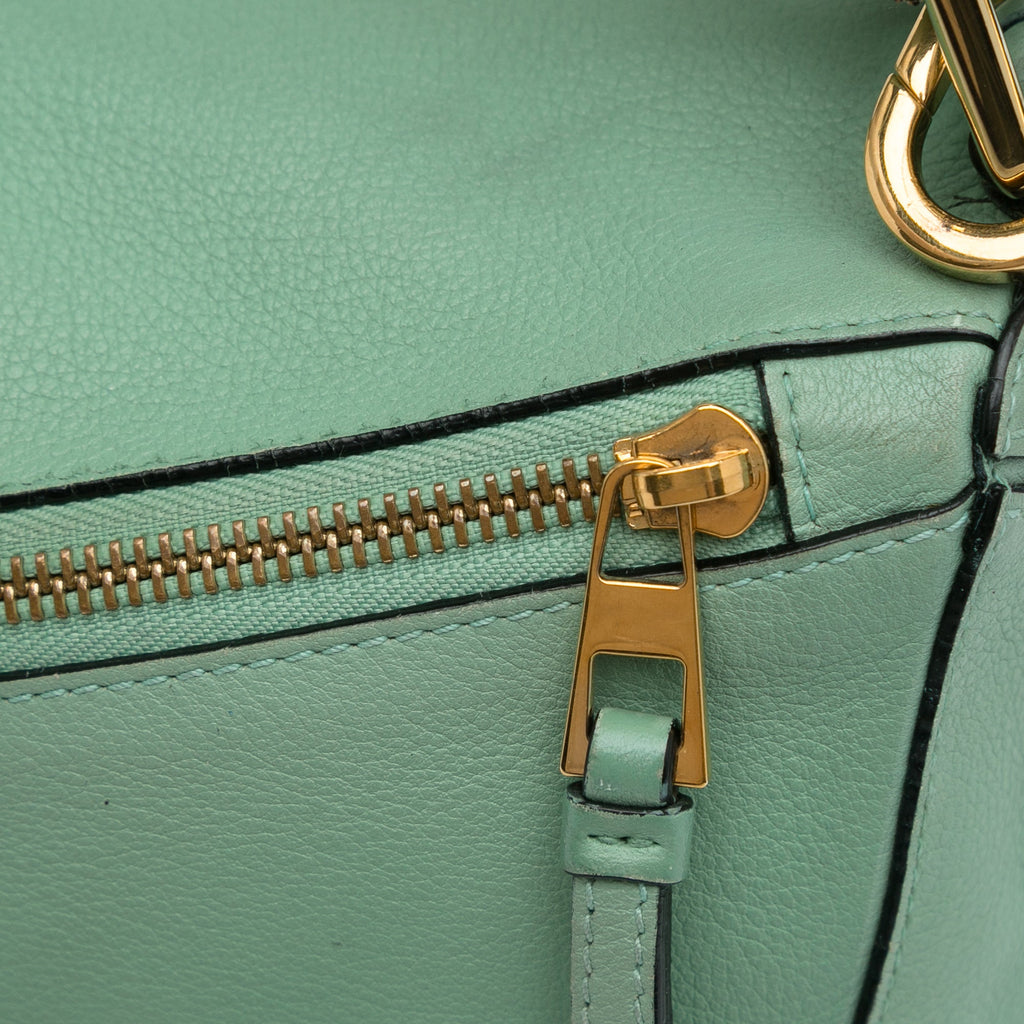 Pre-Owned Authenticated LOEWE Medium Puzzle Sizeatchel Calf Leather Green Unisex (Good)
