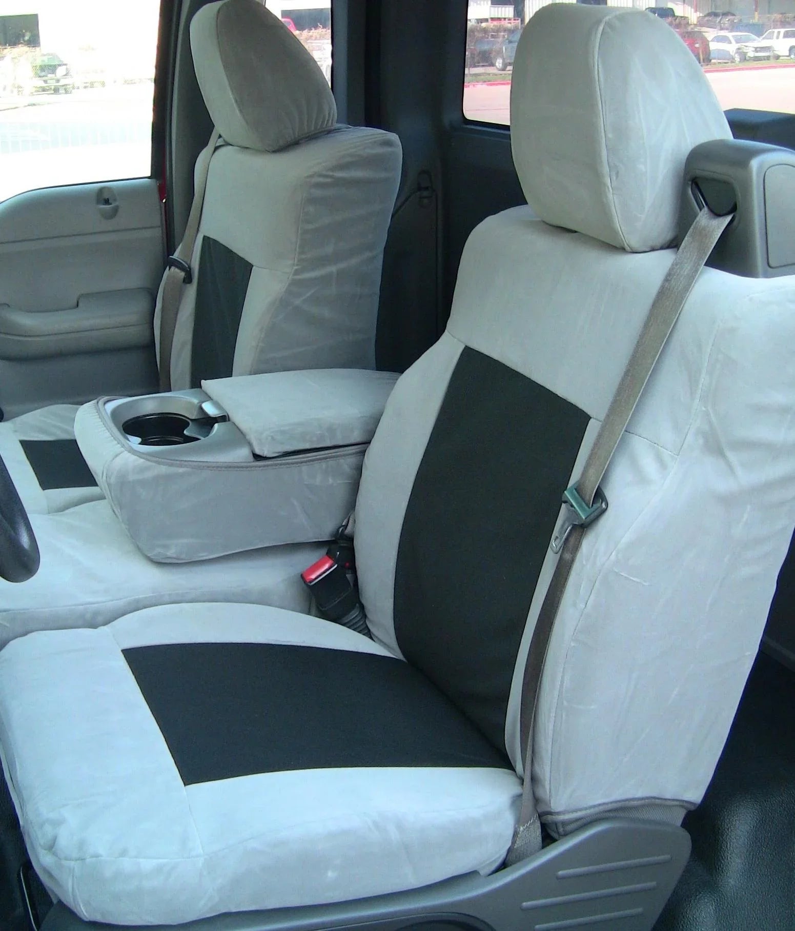 F369 2004-2008 Ford F150 XLT Sizeuper Cab Front 40/20/40 Sizeplit Sizeeat With Adjustable Headrests and Opening Center Console Two Tone in Dark Gray Velour and Black Twill