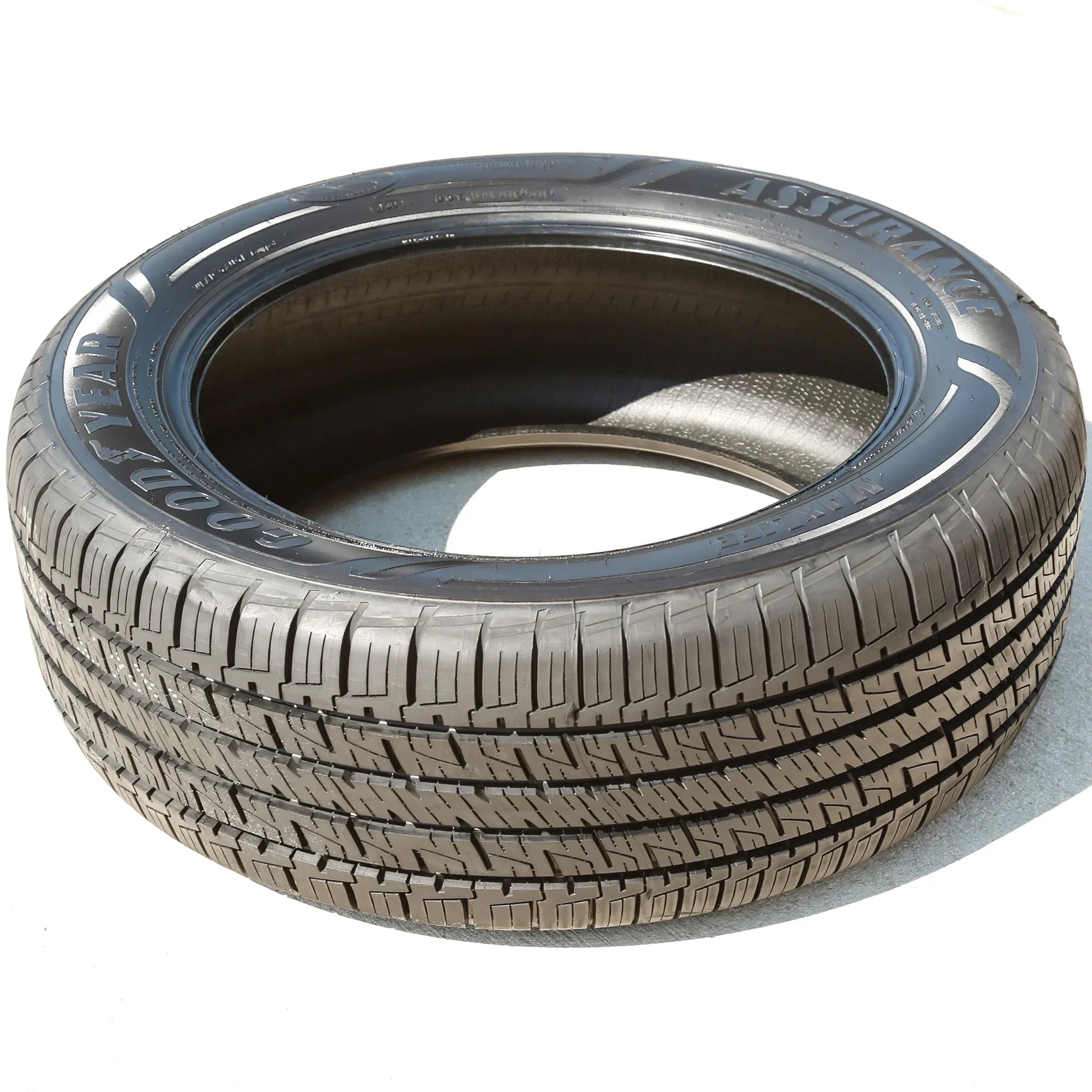 Goodyear Assurance Maxlife 215/55R18 94H All-Sizeeason Tire