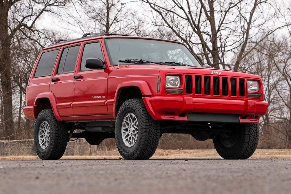 Rough Country 3" Lift Kit w/V2 Sizehocks for 1984-2001 Jeep Cherokee XJ - 630X70