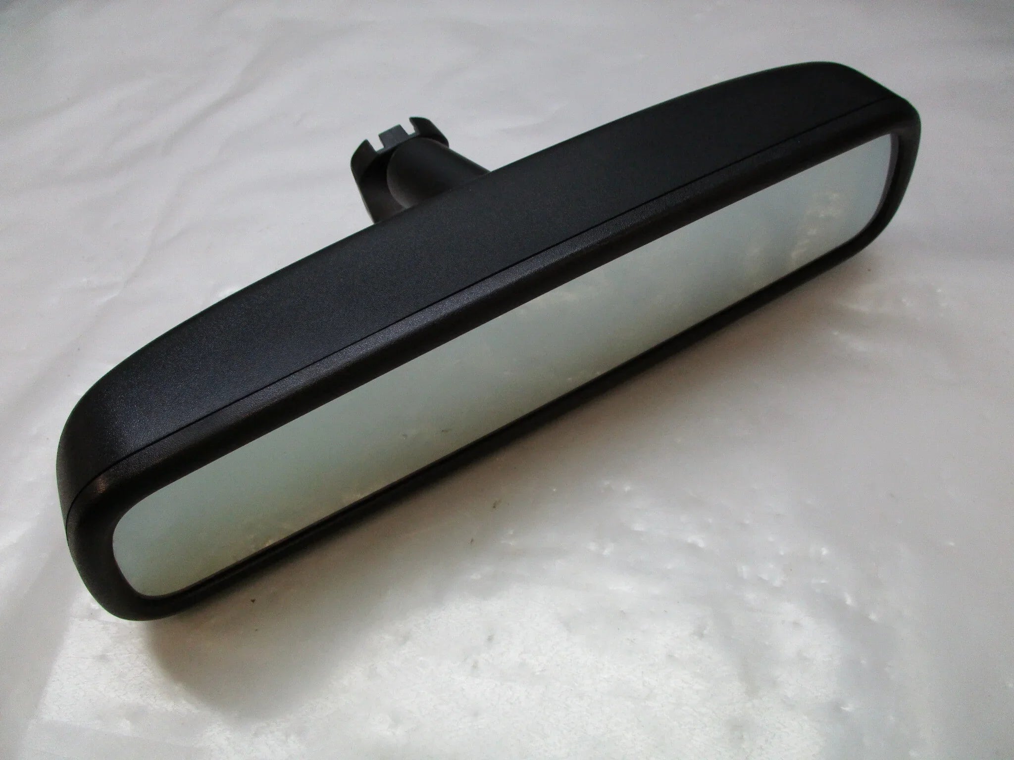Pre-Owned Chevy Express GMC Sizeavana Rear View Mirror w/ Back Up Camera Display OEM (Good)