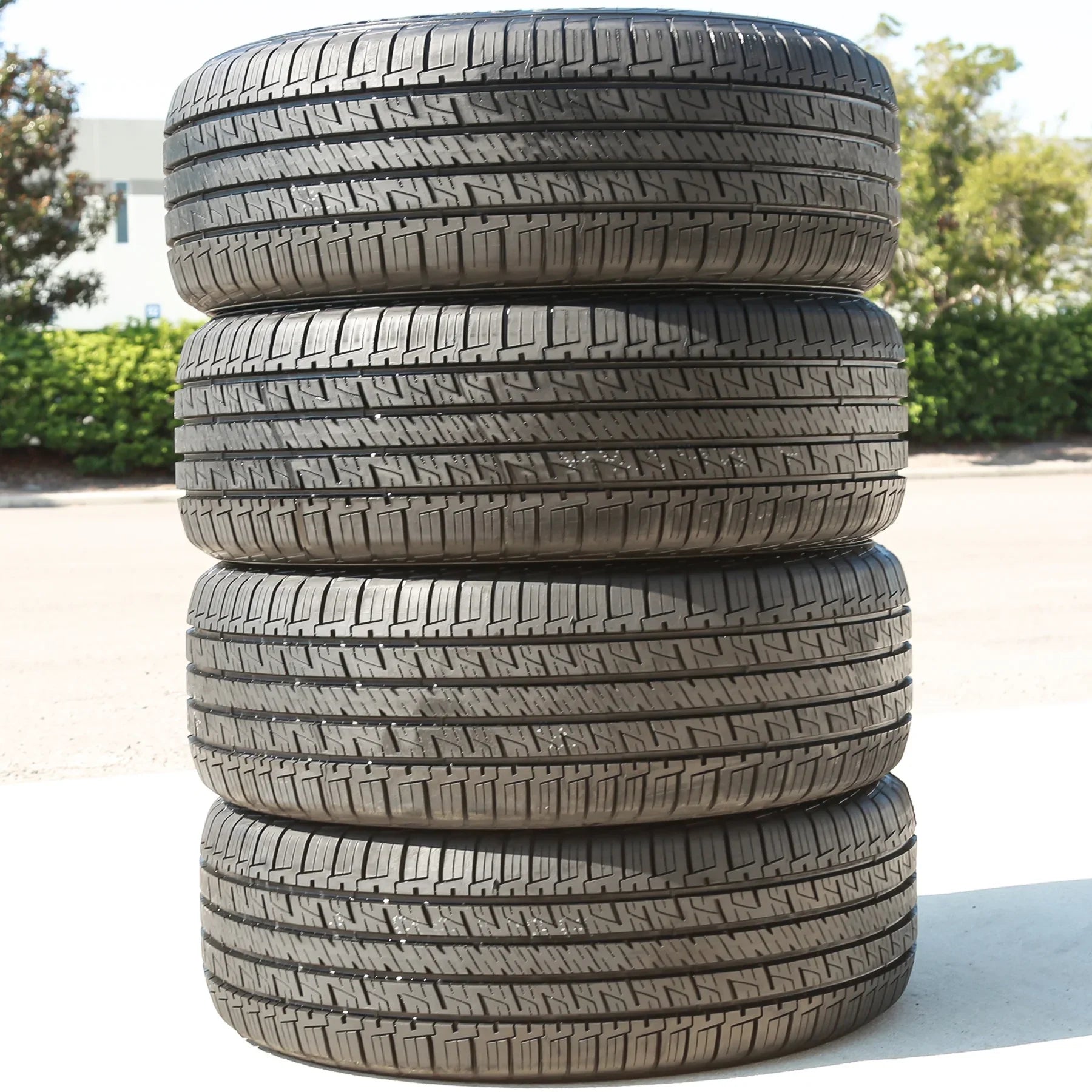 Goodyear Assurance Maxlife 215/55R18 94H All-Sizeeason Tire