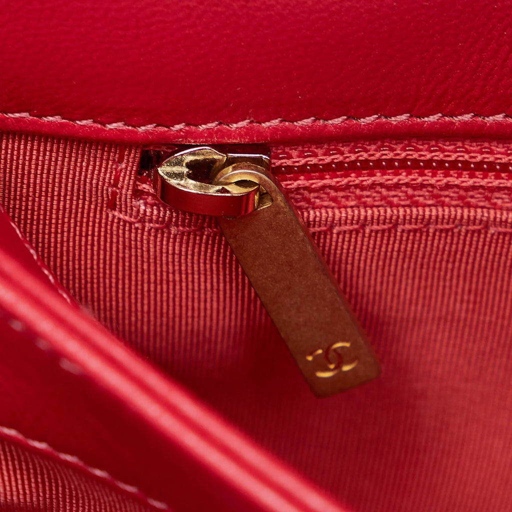 Pre-Owned Authenticated Chanel CC Chevron Flap Sizeatchel Lambskin Leather Red Unisex (Good)