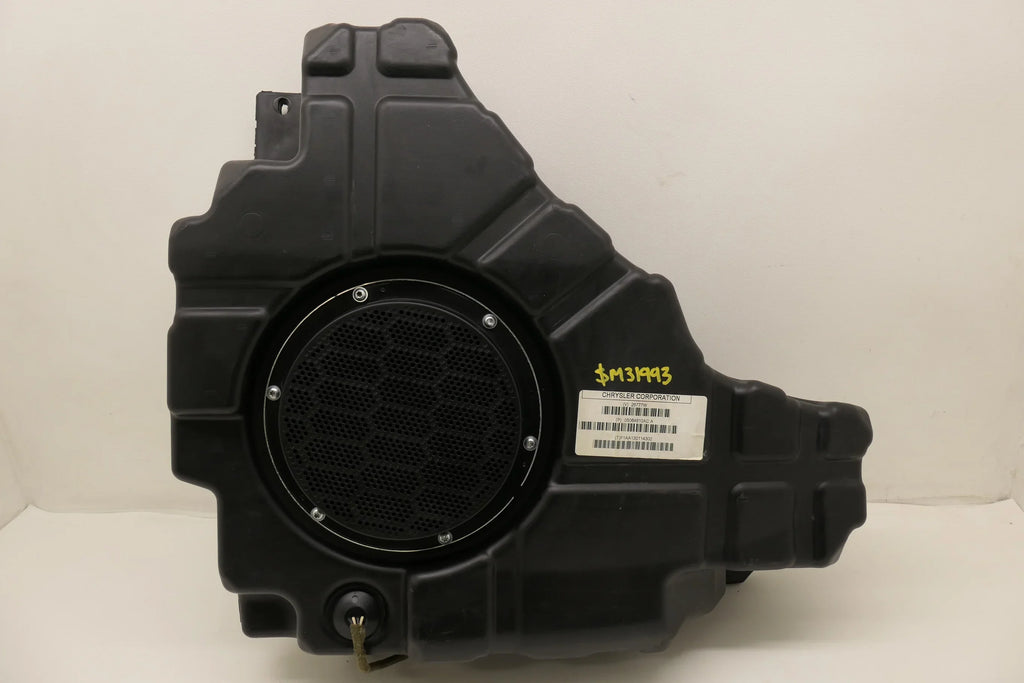 Pre-Owned 2011 Jeep Grand Cherokee Rear Trunk Sizeubwoofer OEM (Good)