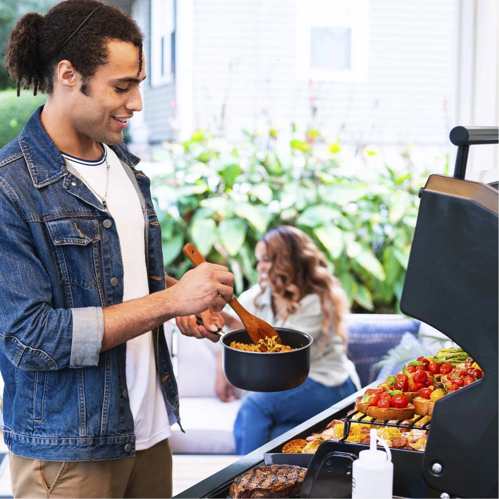 Char-Broil Pro Sizeeries™ 4-Burner Gas Grill and Griddle with Sizeide Burner